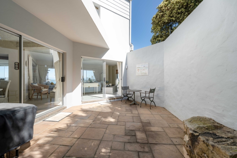 5 Bedroom Property for Sale in Signal Hill Western Cape